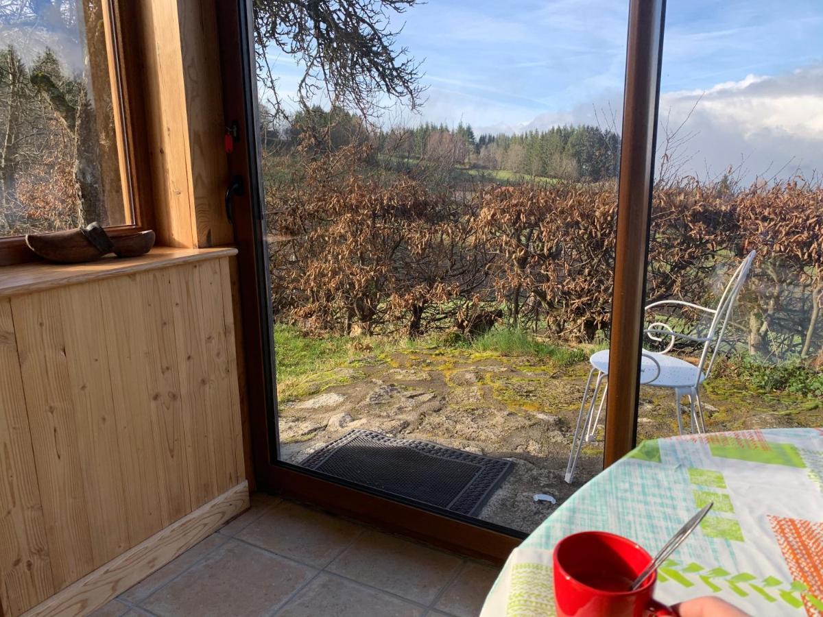 Gite " Oree Des Bois" Vertolaye Exteriör bild