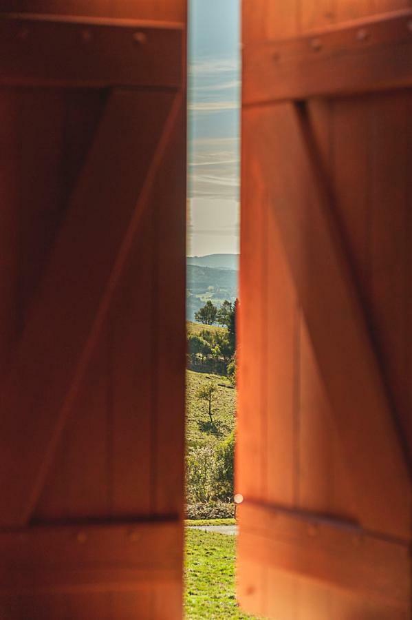 Gite " Oree Des Bois" Vertolaye Exteriör bild