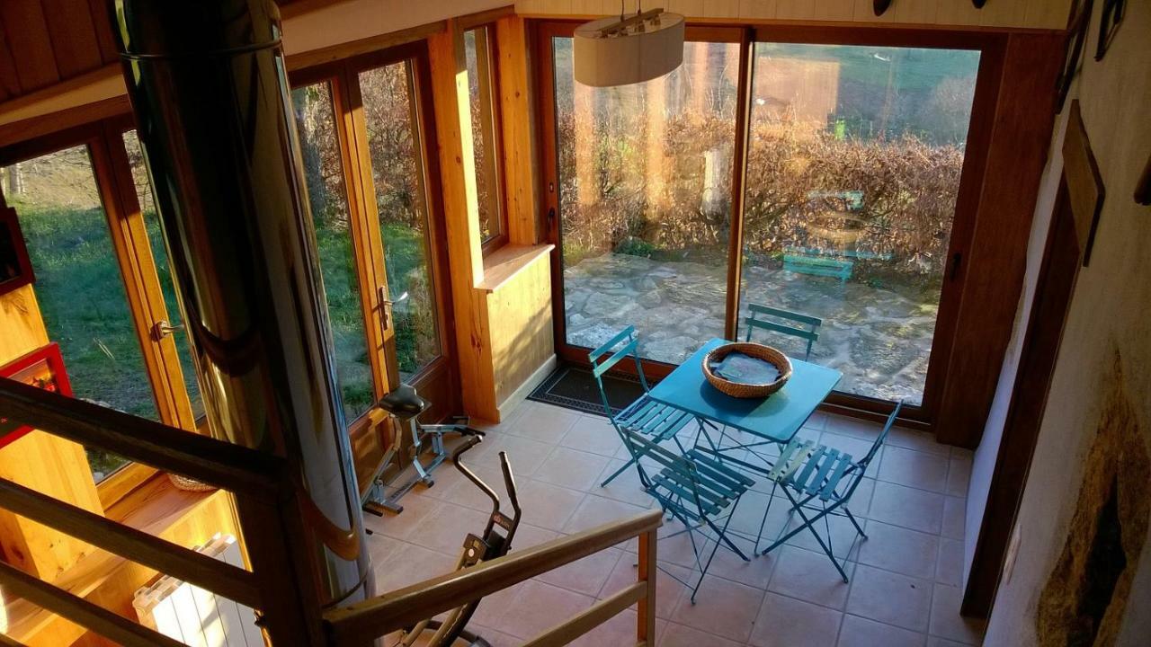 Gite " Oree Des Bois" Vertolaye Exteriör bild